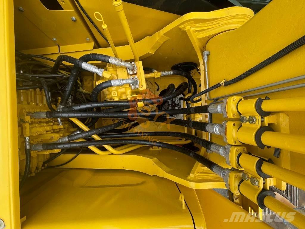 Komatsu PC 220-7 대형 굴삭기 29톤 이상