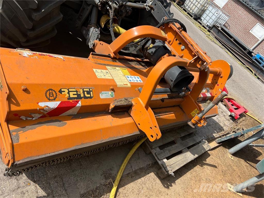 Berti Dual 280 거친면 다듬기 위한 잔디깎기