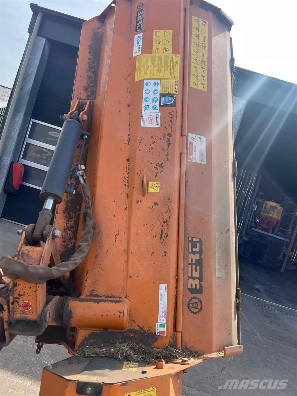 Berti TAPS 200 거친면 다듬기 위한 잔디깎기