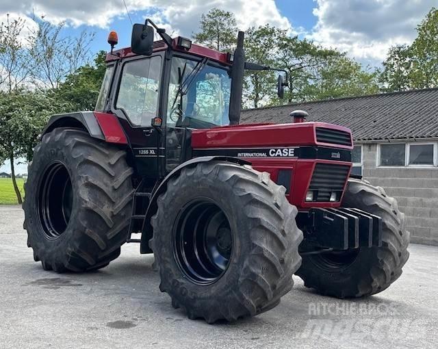 Case IH 1255 XL 트랙터