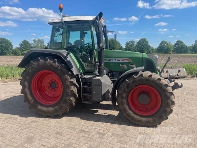 Fendt 714 Com3 트랙터