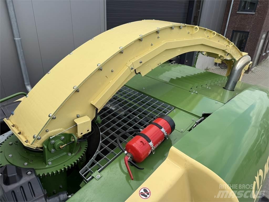 Krone BigX 630 베일 분쇄기, 절단기 및 언롤러