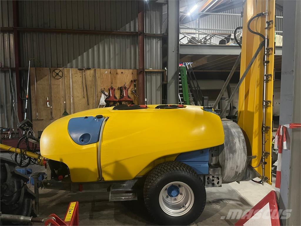  KWH Mistral 1500 견인형 분무기