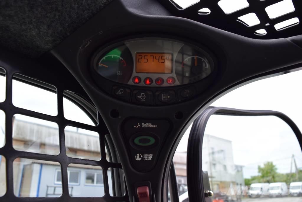 Bobcat T 550  스키드로더