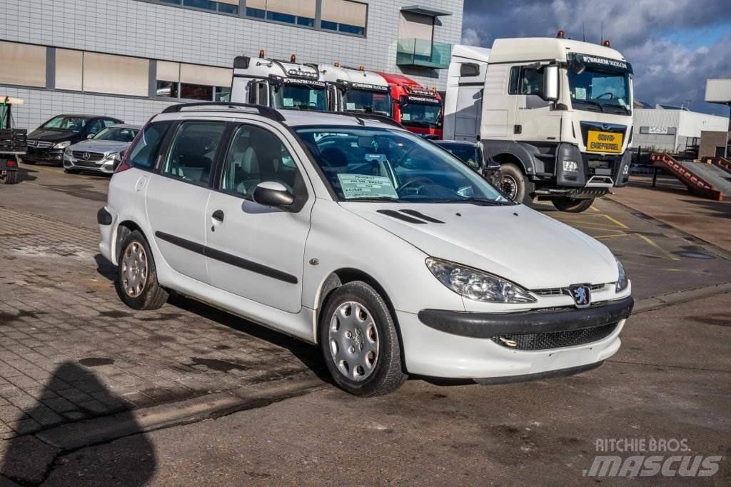 Peugeot 206 SW 자동차