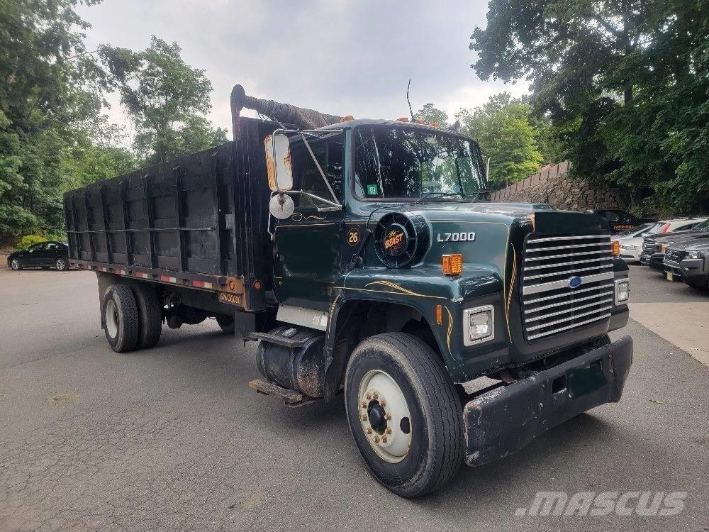Ford L 7000 덤프 트럭