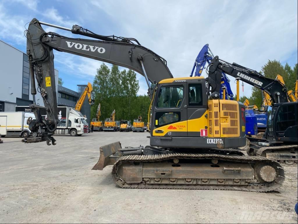 Volvo ECR 235 대형 굴삭기 29톤 이상