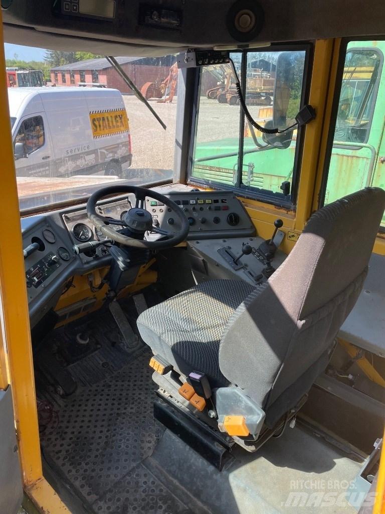 Volvo A25C 연결식 홀러