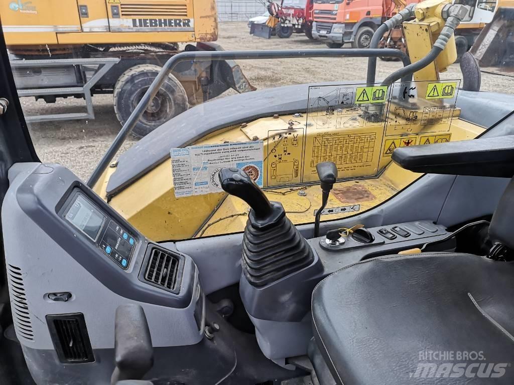 Komatsu PC 78 MR-6 중형굴삭기 7톤-28톤