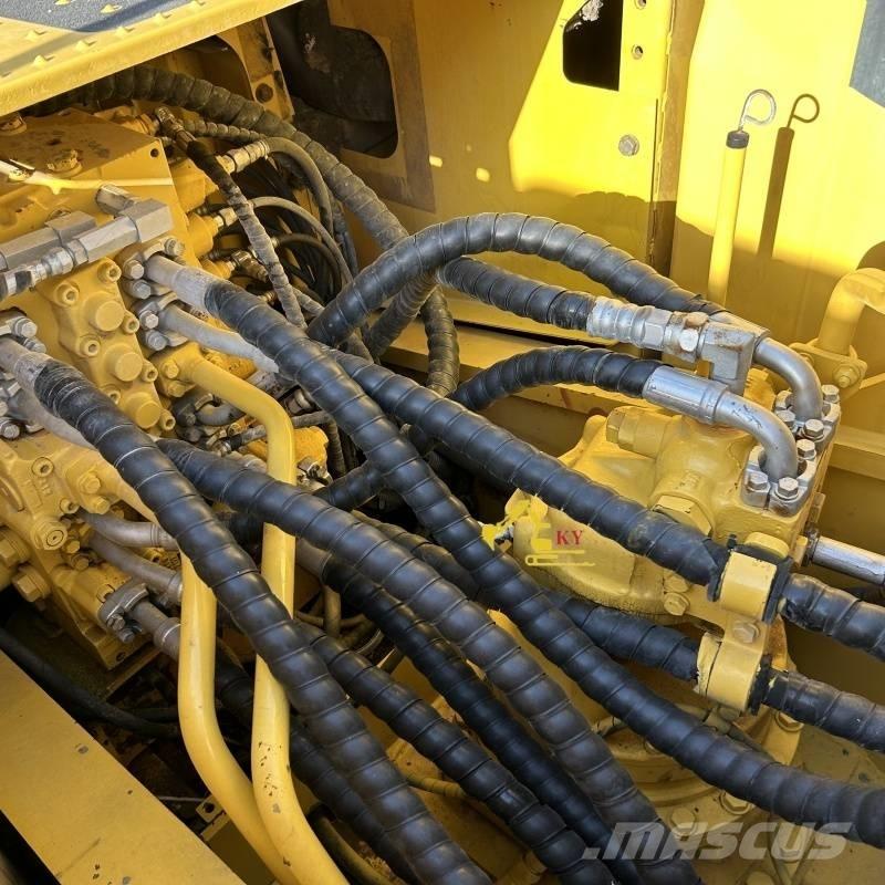 Komatsu PC 200-8 대형 굴삭기 29톤 이상
