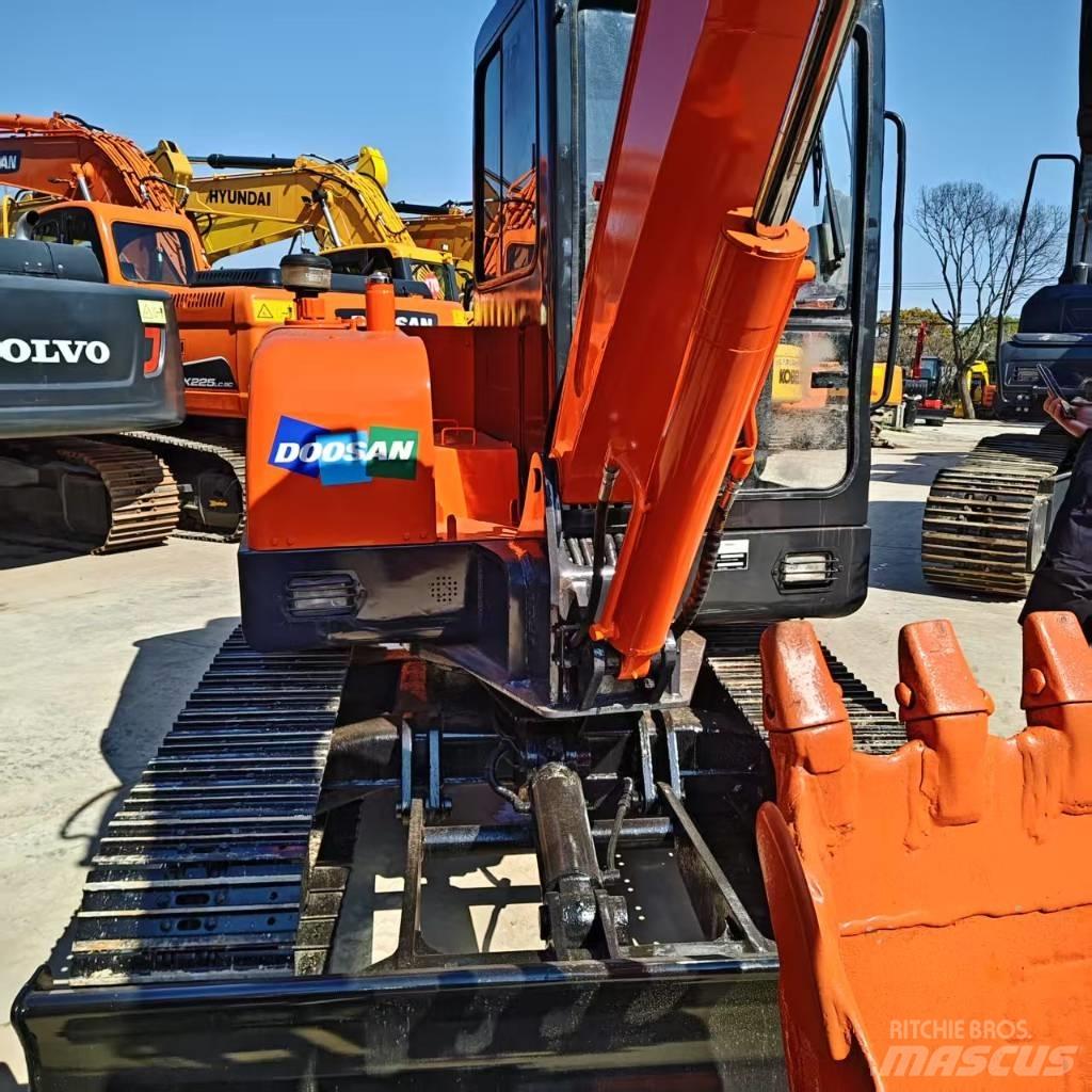 Doosan DH 55 소형 굴삭기 7톤 미만