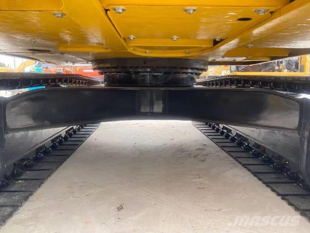 Komatsu PC 130 대형 굴삭기 29톤 이상