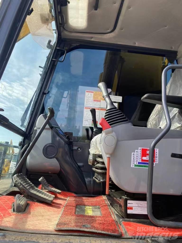 Komatsu 200-8 대형 굴삭기 29톤 이상