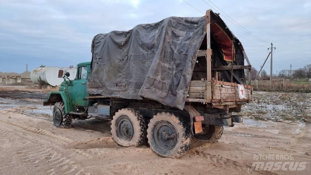 ZIL 157 K 6x6 탑차 트럭