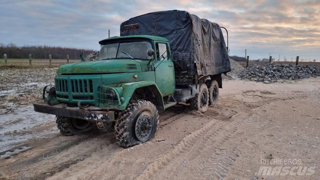 ZIL 157 K 6x6 탑차 트럭