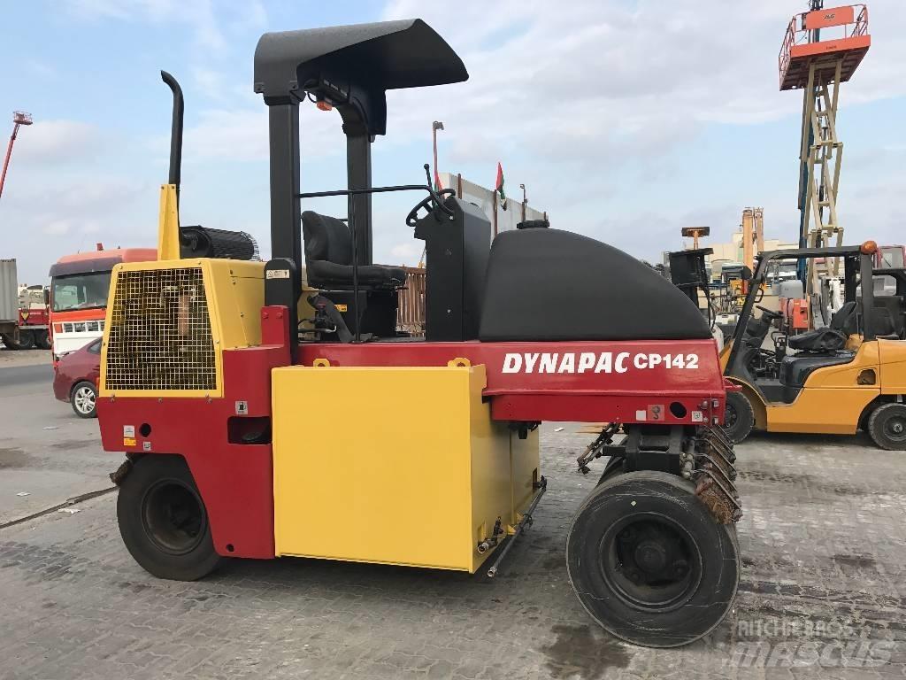 Dynapac CP 142 공기 타이어 롤러