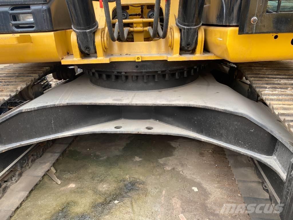 CAT 330 D 대형 굴삭기 29톤 이상