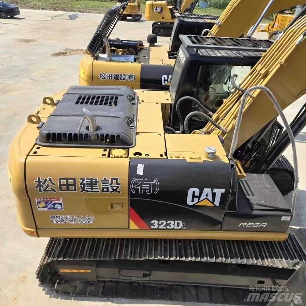 CAT 323 D 대형 굴삭기 29톤 이상