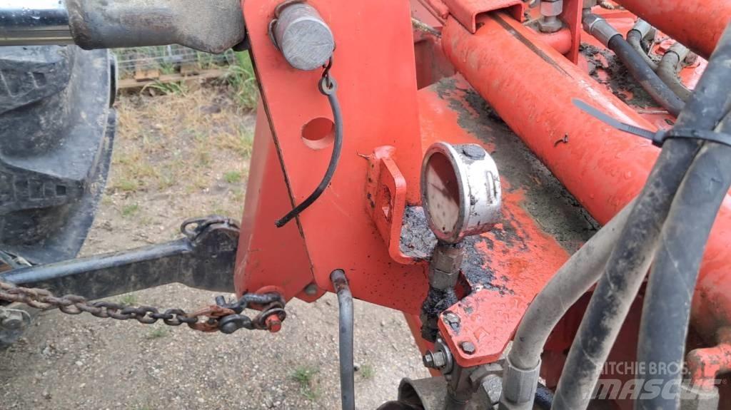 Kuhn GMD 702 제초기