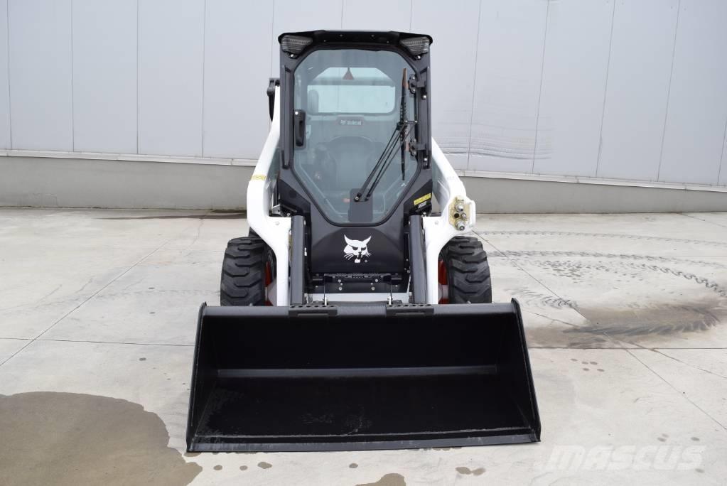 Bobcat S 64  스키드로더