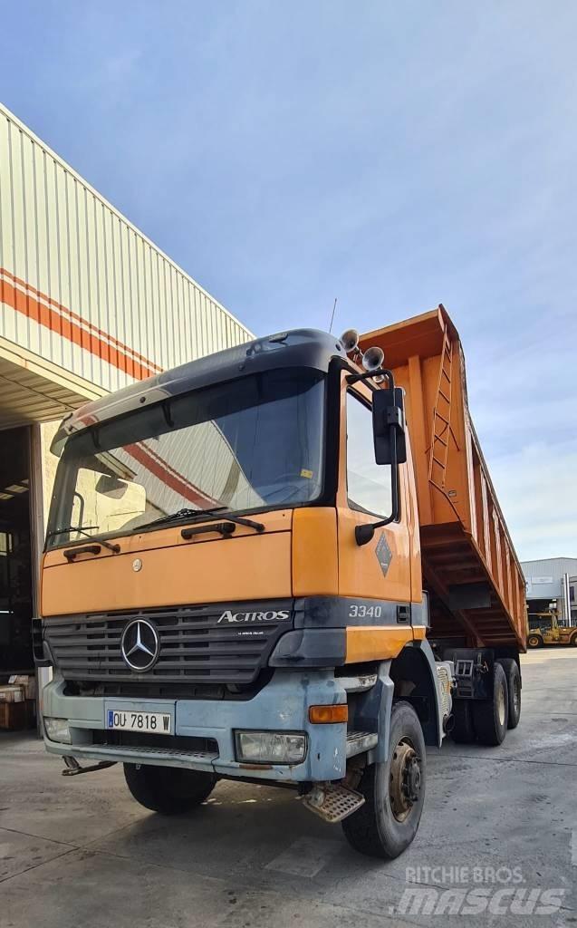 Mercedes-Benz 3340 덤프 트럭