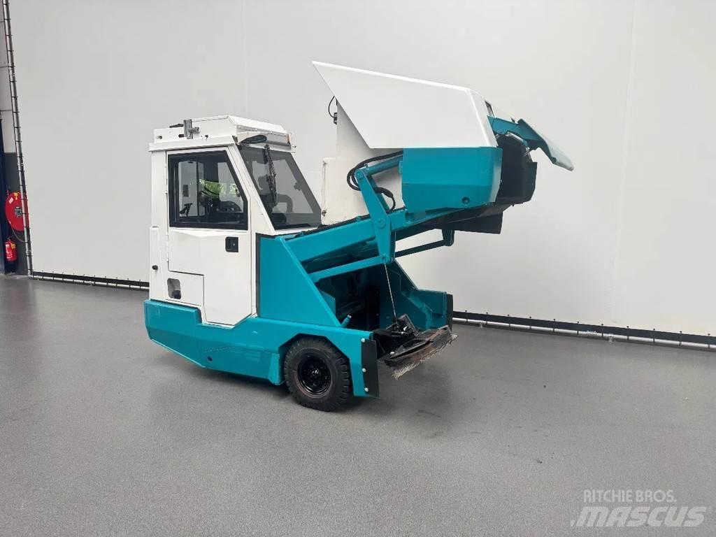 Tennant 800 도로 청소차