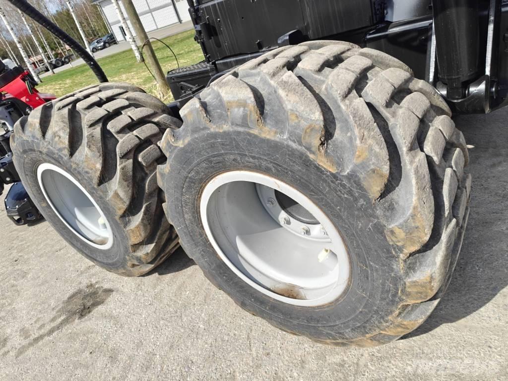 Komatsu 901 XC 원목 하베스터