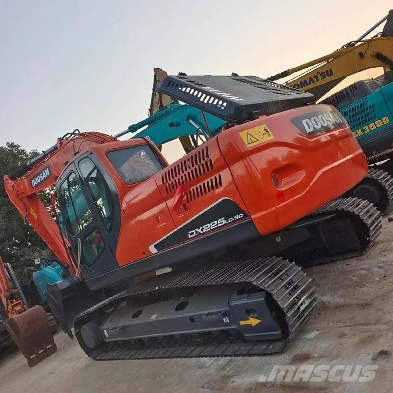 Doosan DX 225 LC 대형 굴삭기 29톤 이상