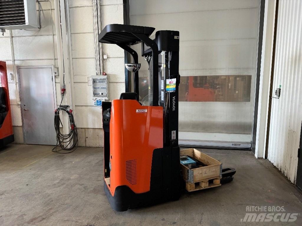 Toyota SSI160LN 보행식 리치 지게차