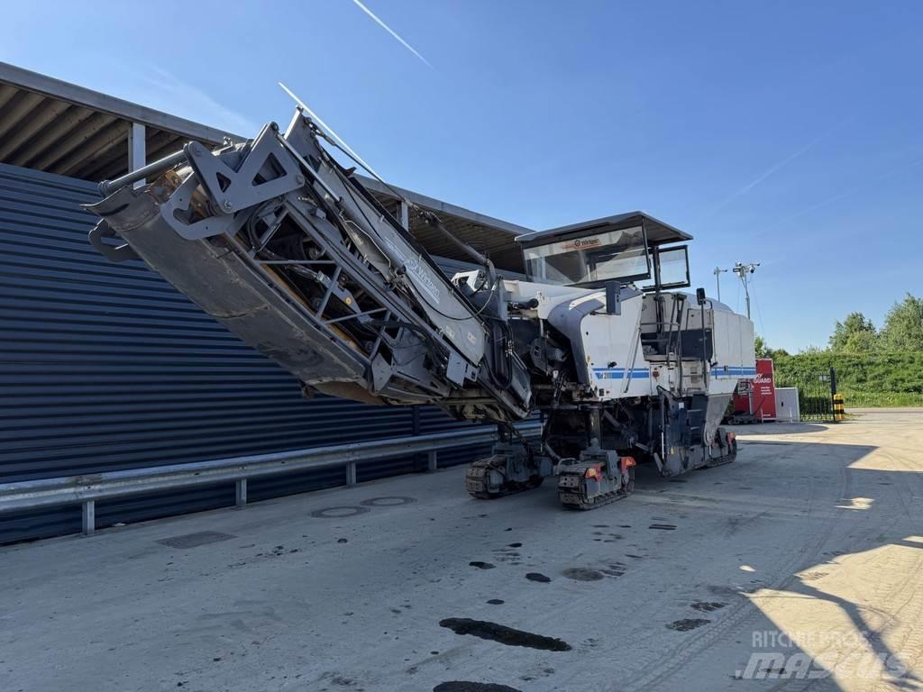 Wirtgen W 210 아스팔트 콜드 밀링 기계