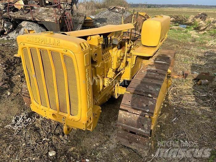 CAT D2 - 크롤러 도저