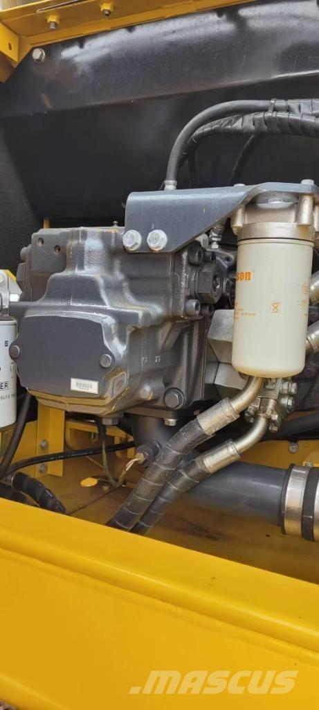 Komatsu 210LC-8 대형 굴삭기 29톤 이상