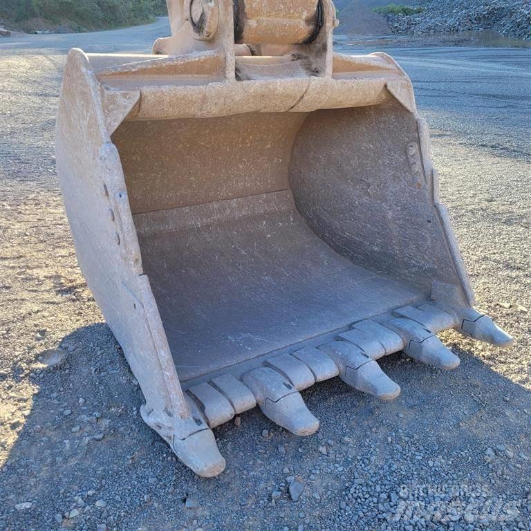 Volvo EC240BLC 대형 굴삭기 29톤 이상