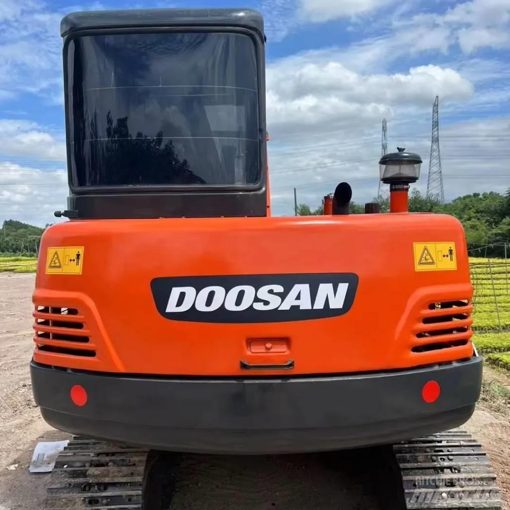 Doosan DH 55 소형 굴삭기 7톤 미만