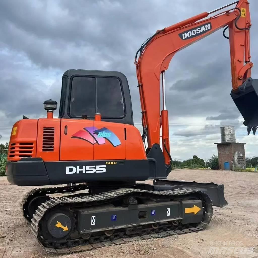 Doosan DH 55 소형 굴삭기 7톤 미만