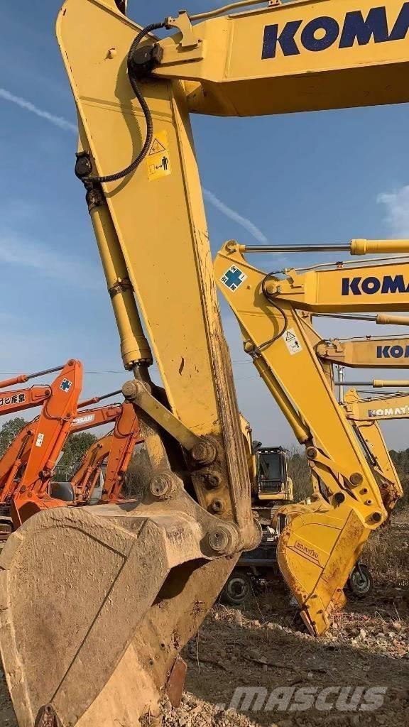 Komatsu PC 220-8 대형 굴삭기 29톤 이상