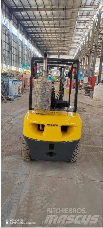 Komatsu FD 30 T-14 디젤 지게차