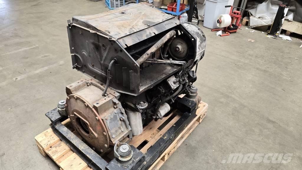 Deutz BF4L914 엔진