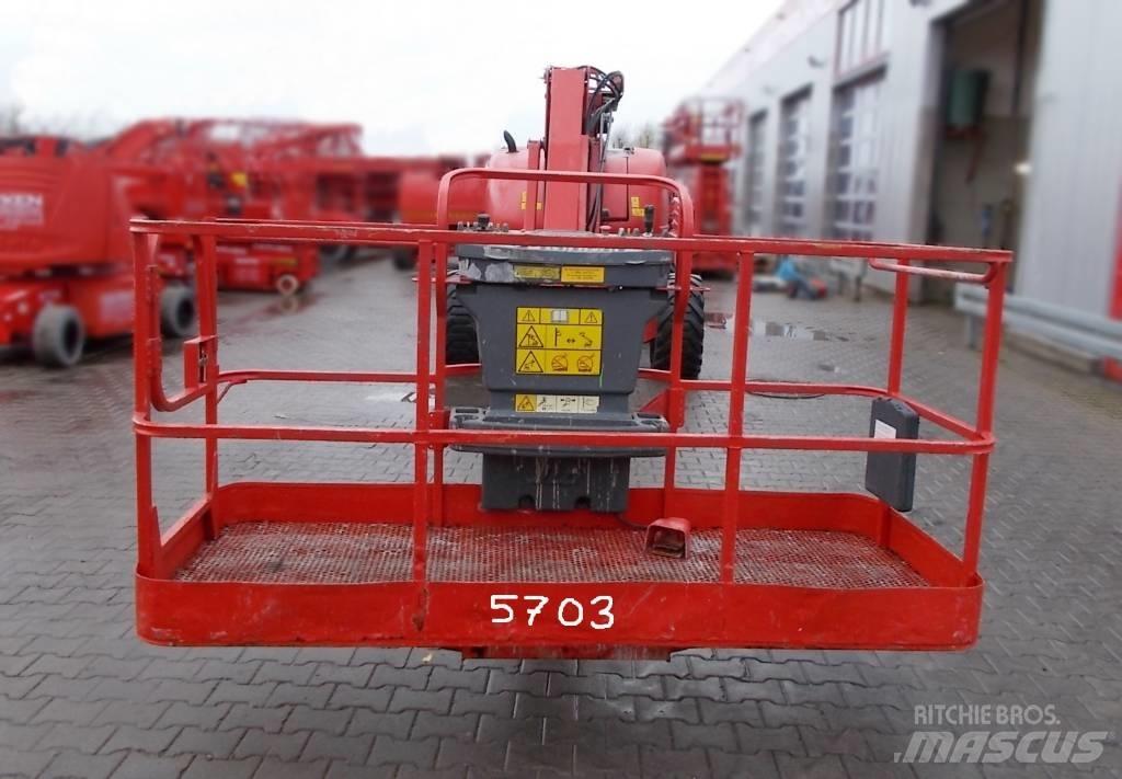 JLG 800 AJ 관절형 전동이동 리프트