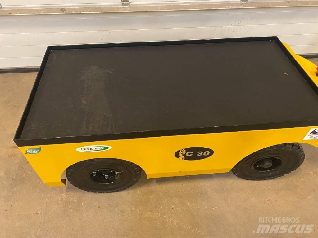 Bradshaw PC30 견인 트럭