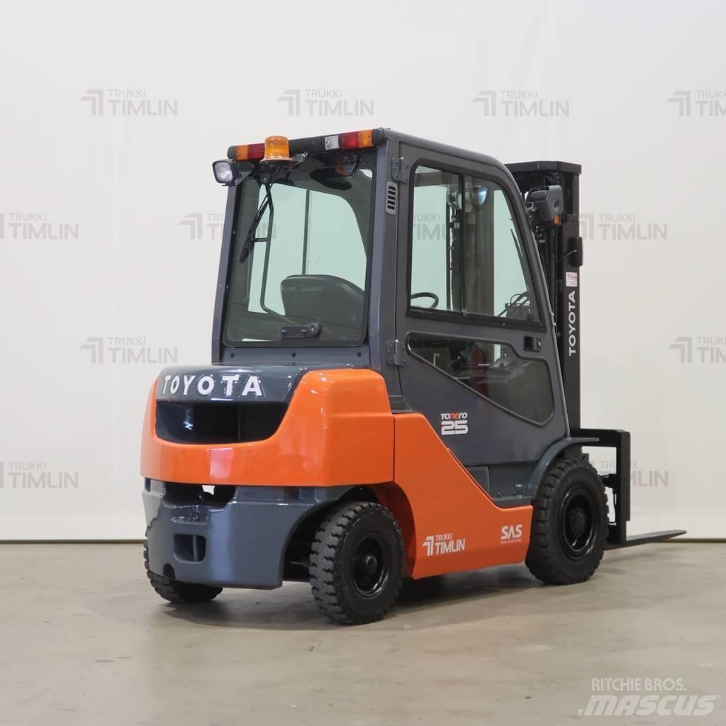 Toyota 52-8FDF25 디젤 지게차