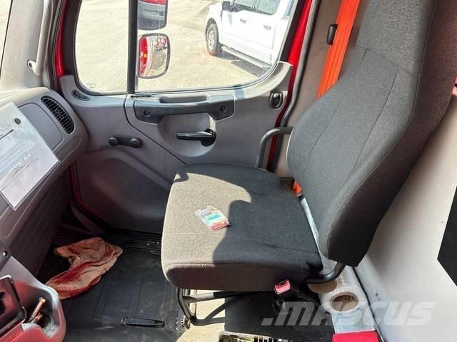 Freightliner M2 음료 배달 트럭