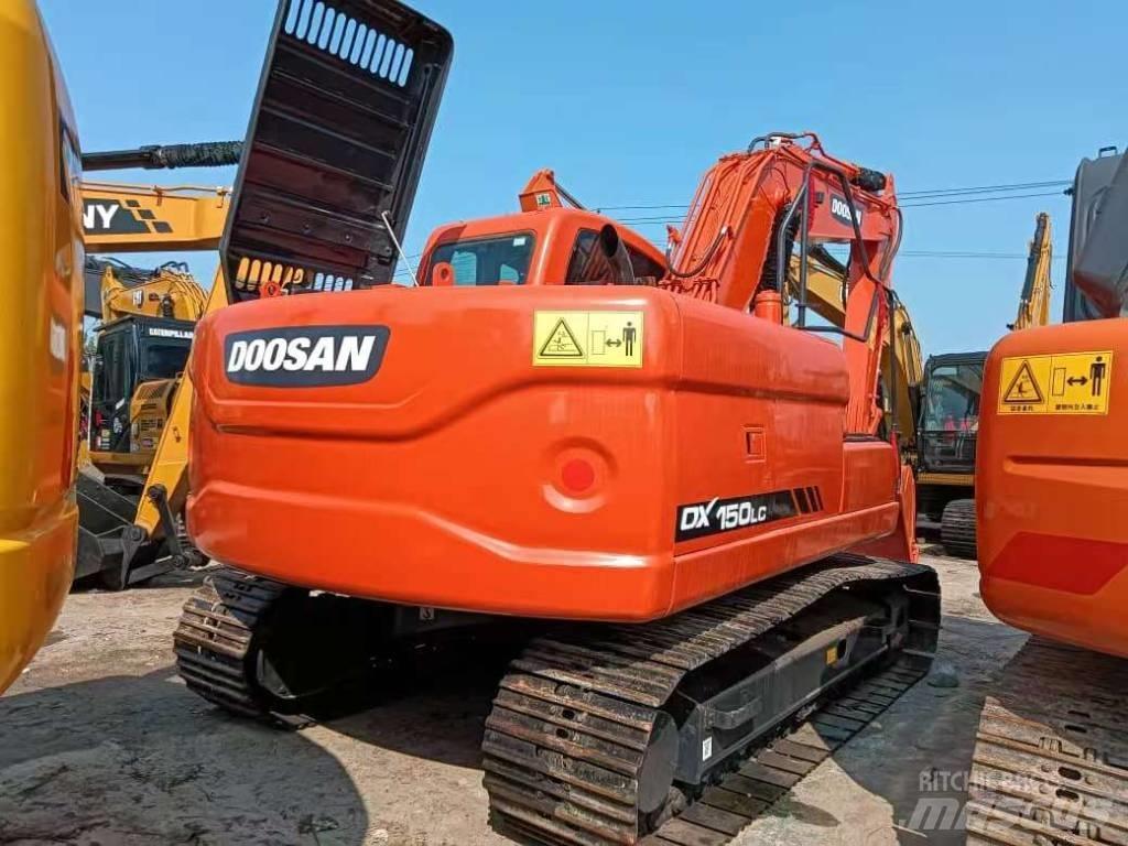 Doosan DX150 중형굴삭기 7톤-28톤