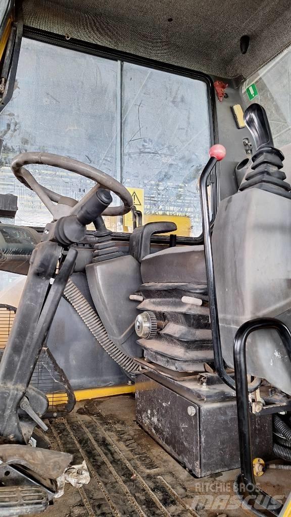 Komatsu PW 110  휠 굴삭기