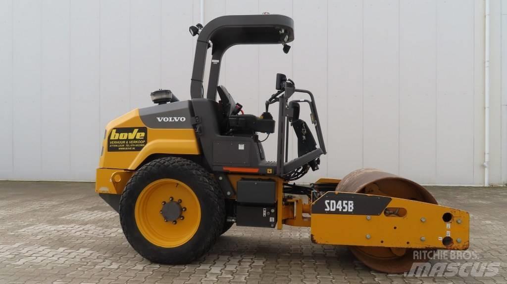Volvo SD 45 B 싱글 드럼 롤러