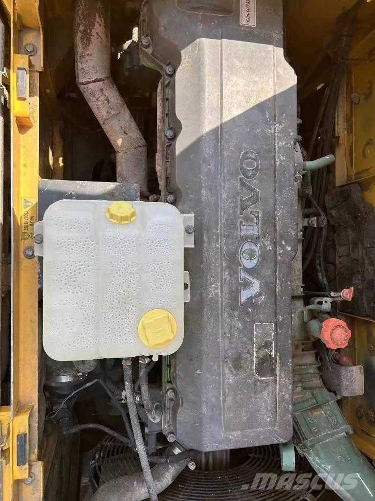 Volvo EC480D 대형 굴삭기 29톤 이상