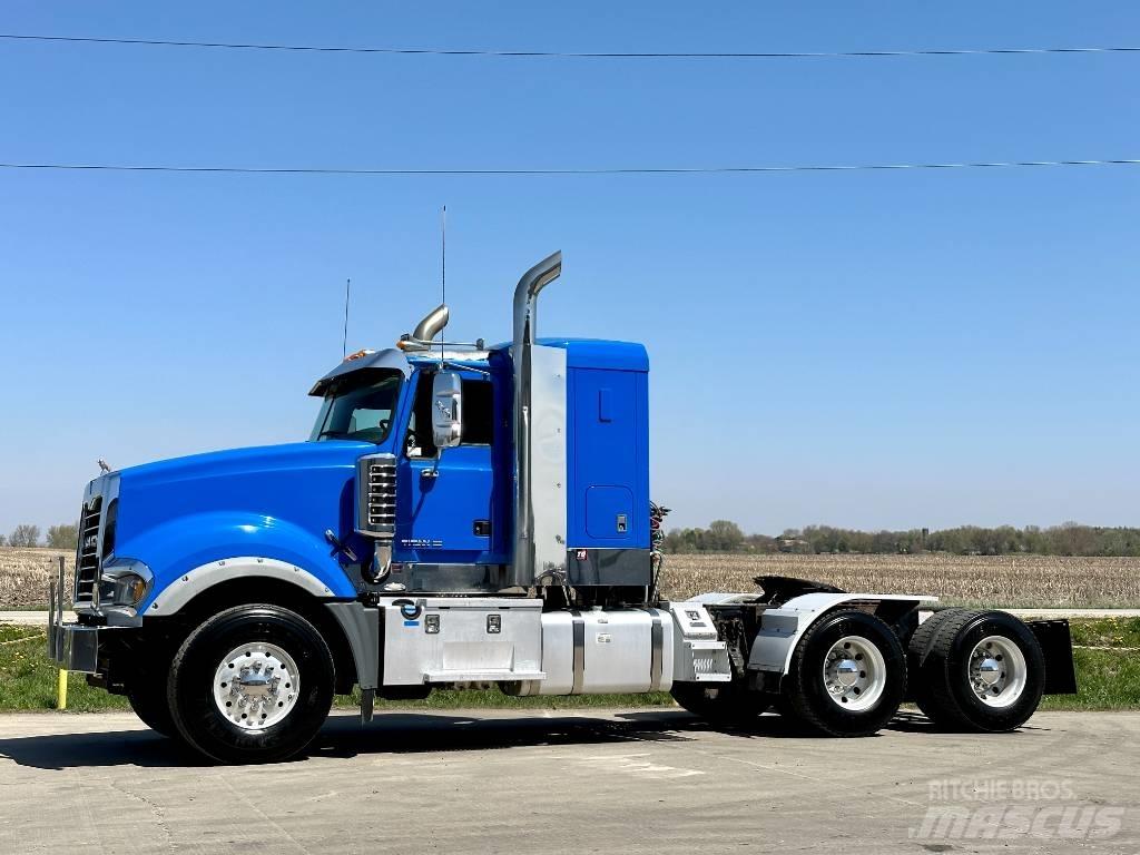 Mack Titan TD 713 트랙터 유닛