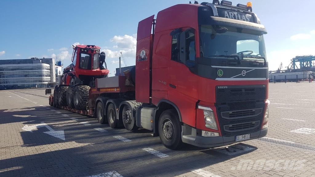 Komatsu 931 XC 원목 하베스터