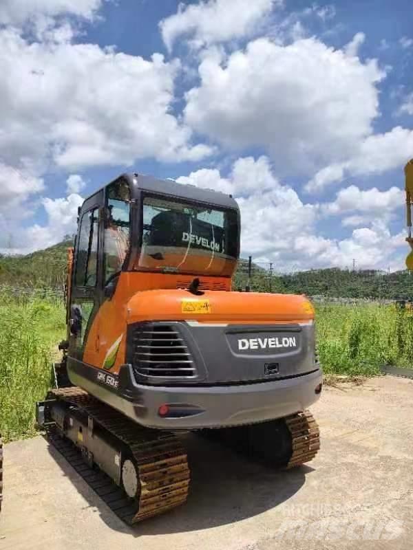 Doosan DX 60E 중형굴삭기 7톤-28톤
