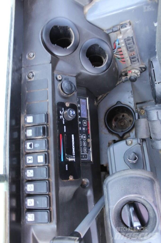 Takeuchi TB 240 소형 굴삭기 7톤 미만